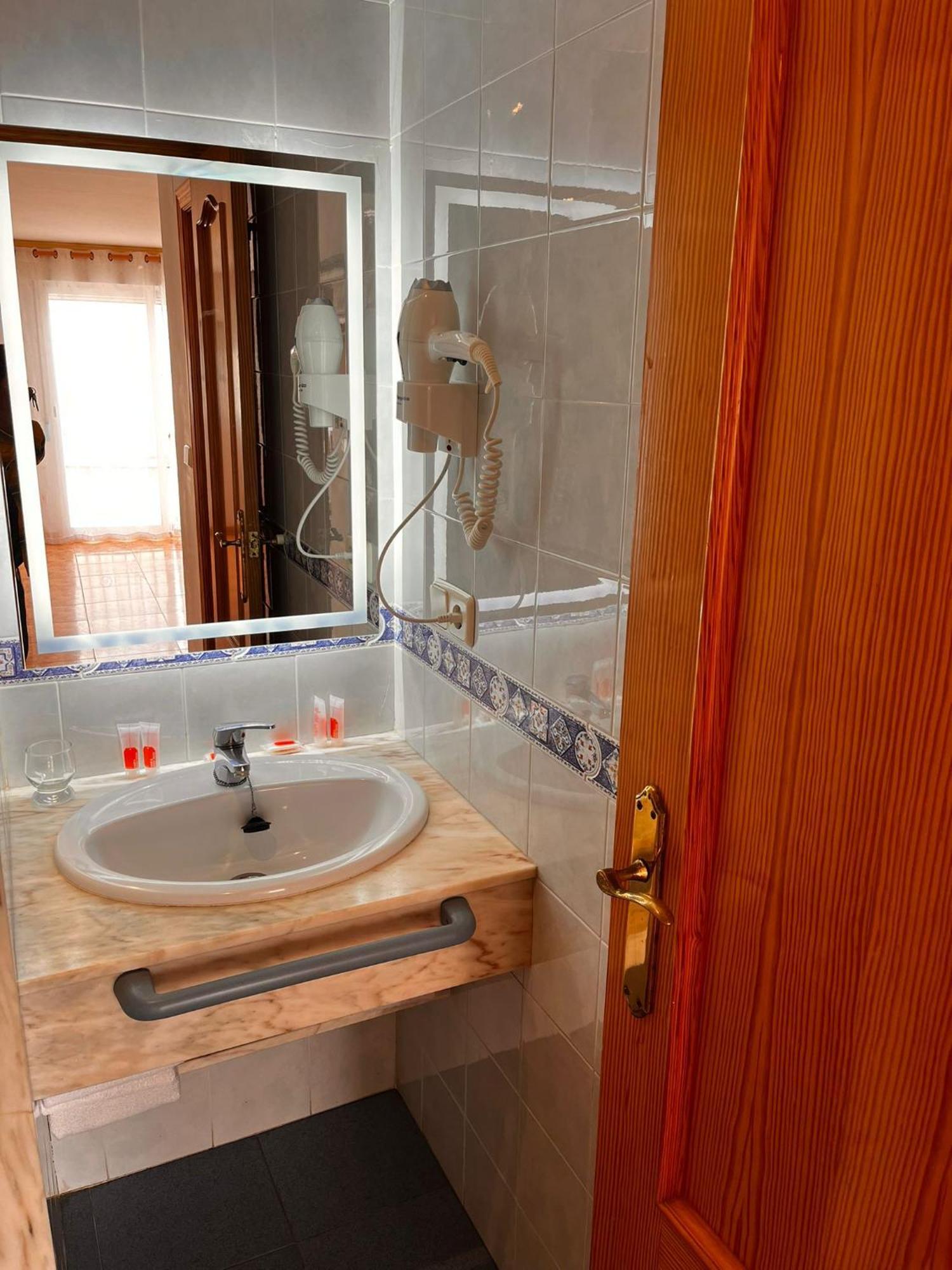 Apartamentos Inter Gandia Playa Bagian luar foto